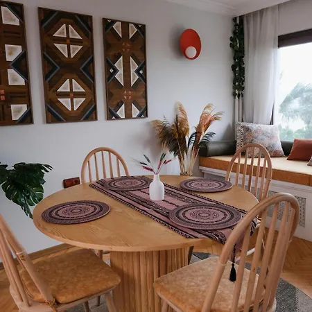 & Cosy Flat Near Aegean Sea Bostanli Cemal Guersel Apartamento