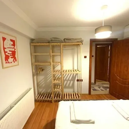 & Cosy Flat Near Aegean Sea Bostanli Cemal Guersel Apartamento